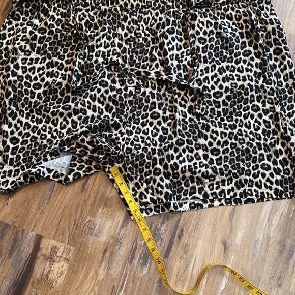 Torrid Paperbag Stretch Challis Animal Print Tie Waist Pull On Date Nite Shorts - Picture 9 of 13